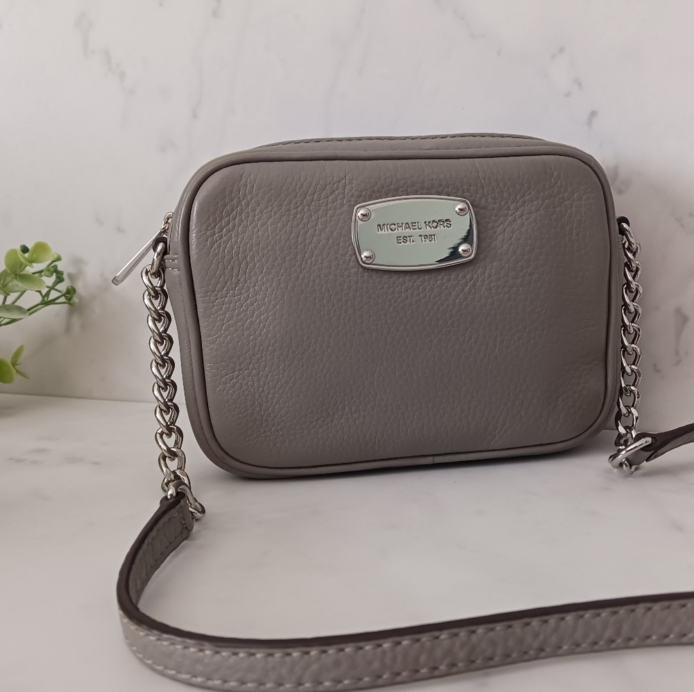 Michael Kors Crossbody Mini Sling bag